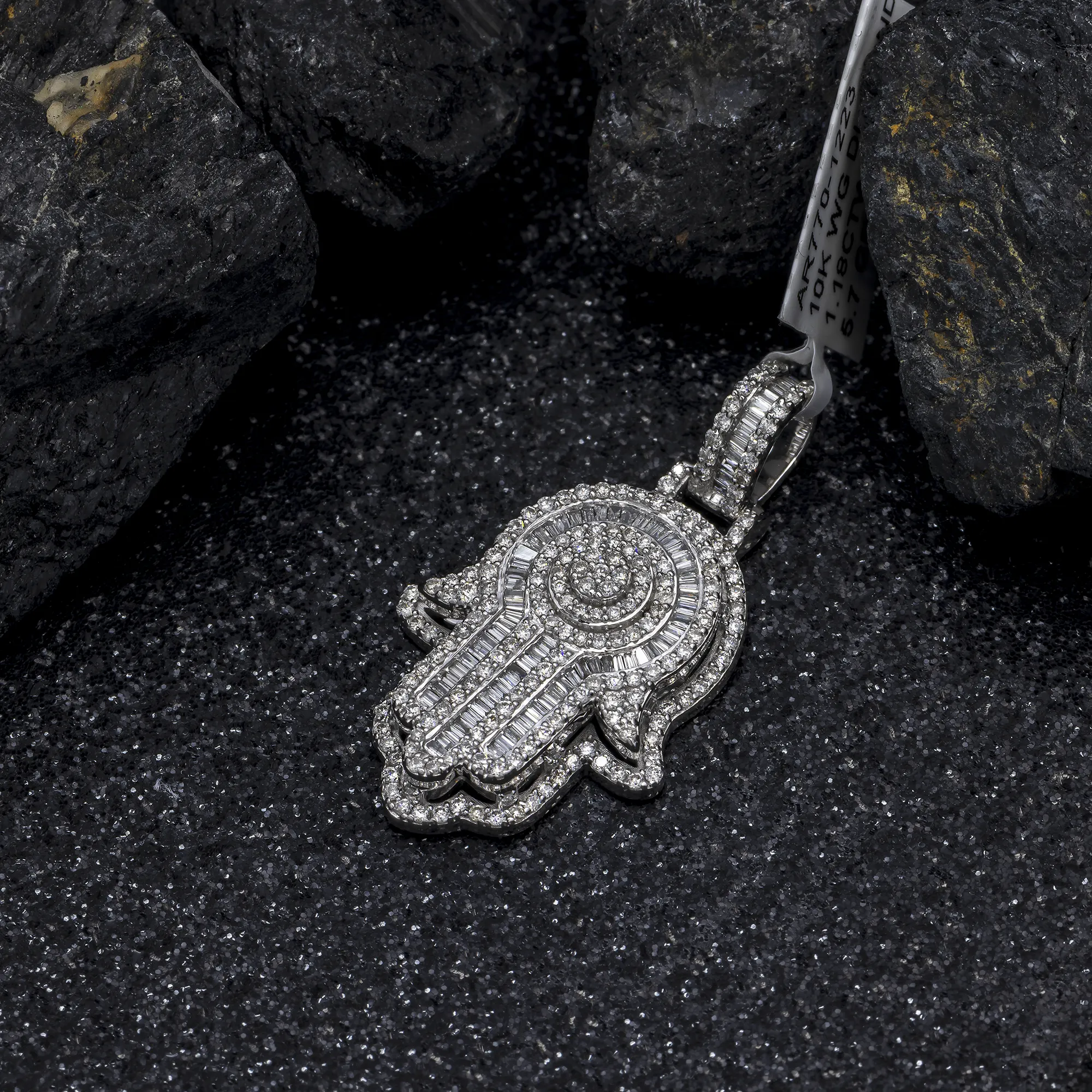 10K GOLD BAGUETTE AND ROUND DIAMOND HAMSA PENDANT 1.18 CT