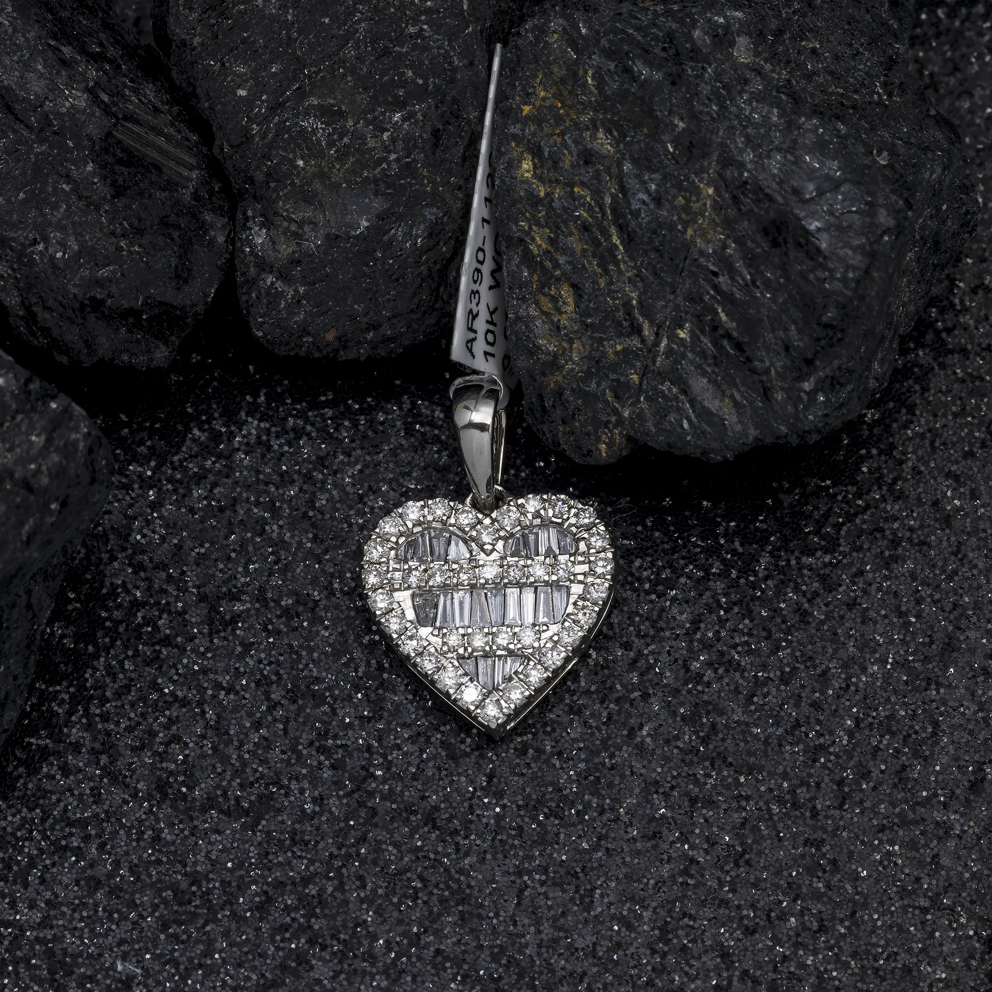 10K GOLD BAGUETTE AND ROUND DIAMOND HEART PENDANT 0.66 CT