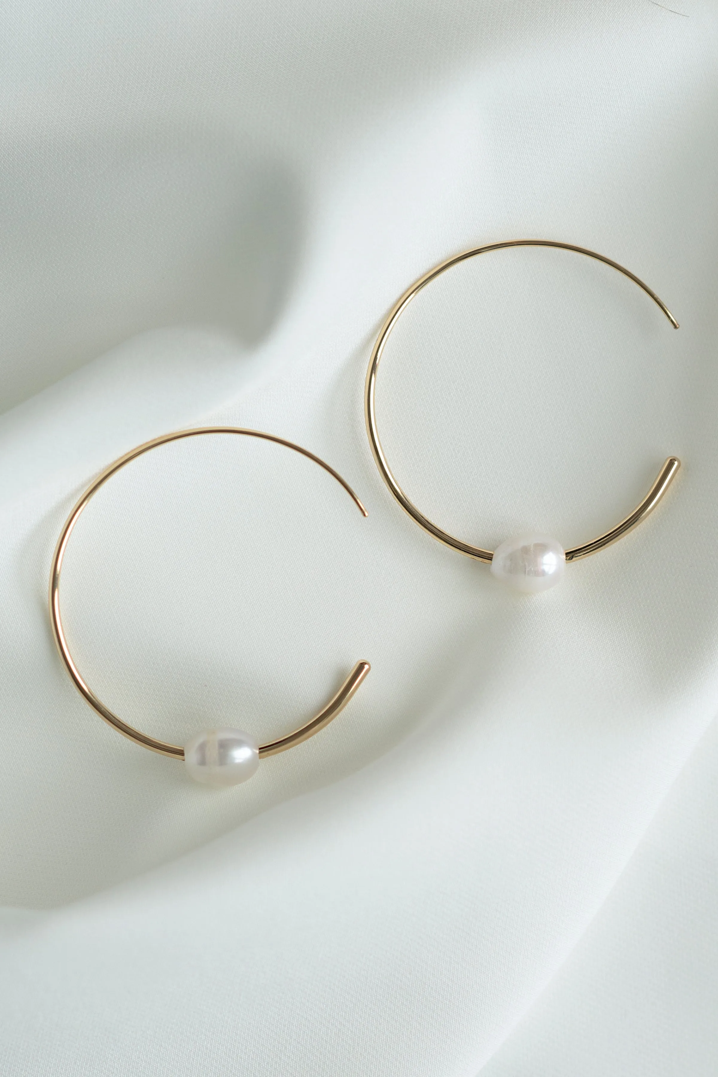 Charlize Gold Hoop Earring - Gold/Ivory
