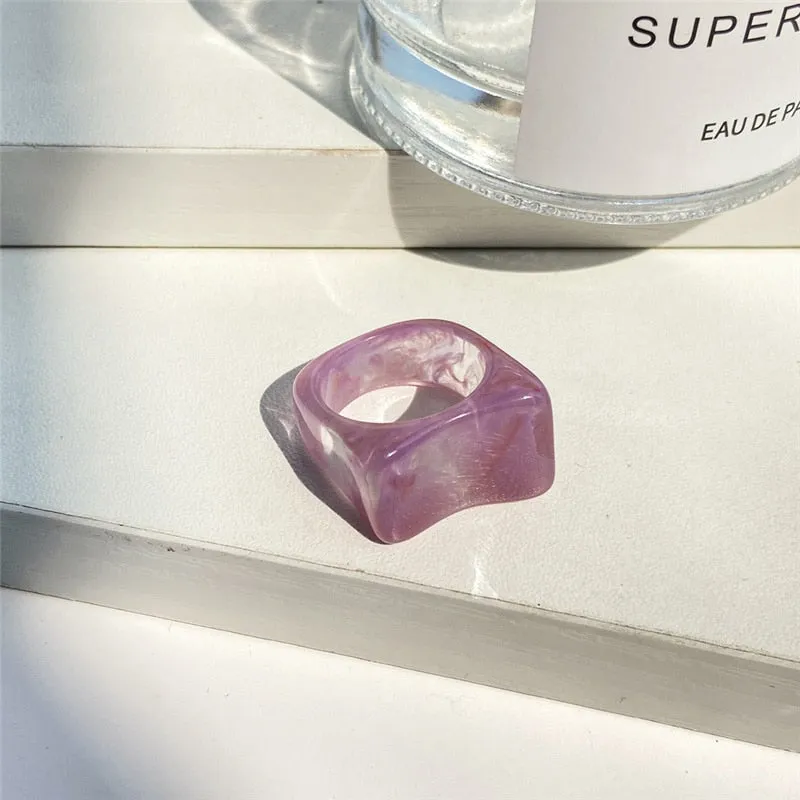 Colorful Transparant  Geometric Irregular Rings