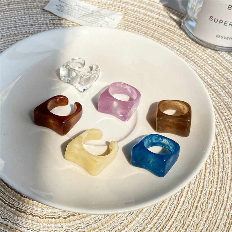 Colorful Transparant  Geometric Irregular Rings