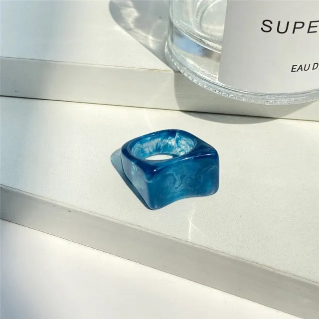Colorful Transparant  Geometric Irregular Rings