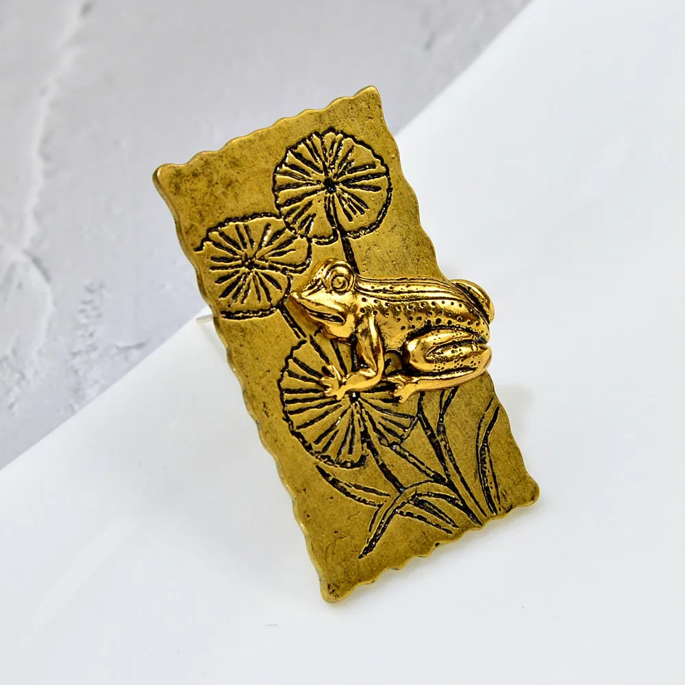 Creative Frog Lying On the Lotus Leaf Brooches For Women And Men