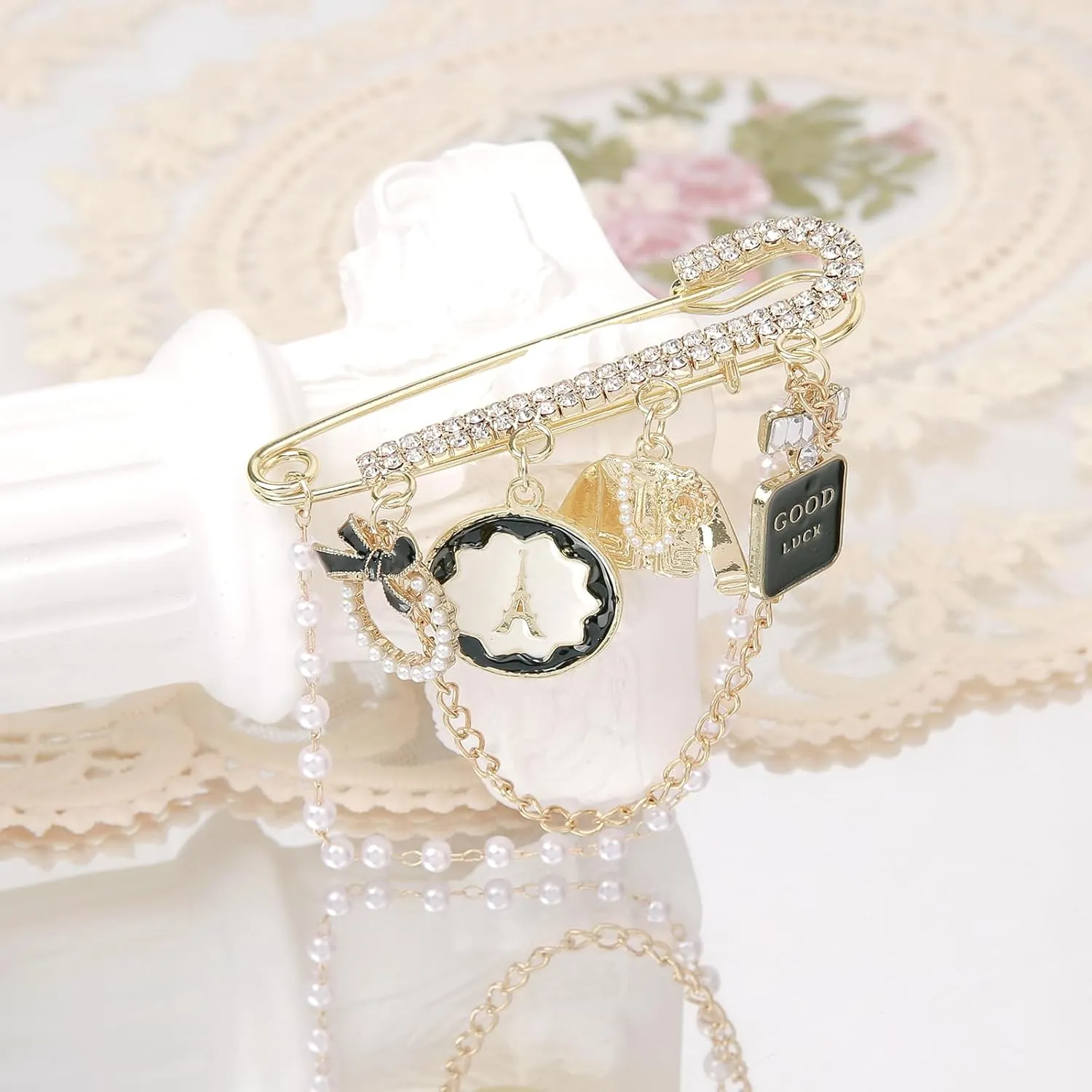 Fashion Pearl Four Leaf Clover Brooch Number 5 Vintage Rhinestone Camellia Brooches Pins for Women Wedding/Bouquet/Banquet Jewelry (Pearl Brooch Pin)(Heart Brooch)