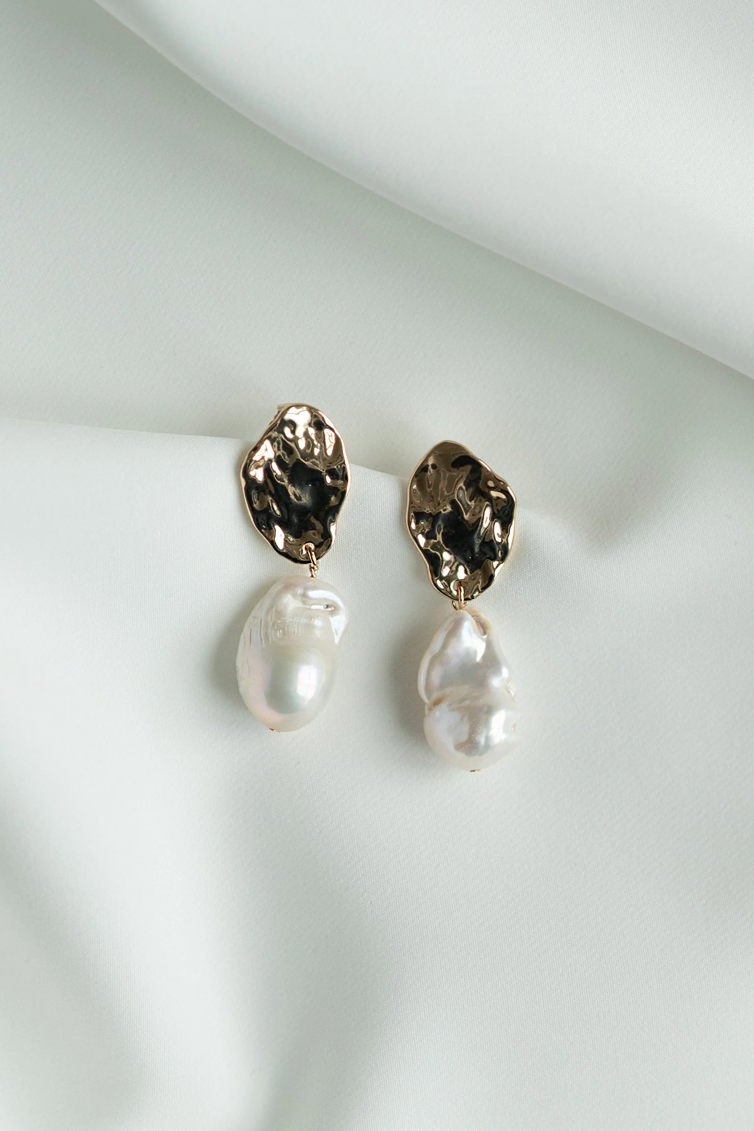 Galilea Gold Pearl Earring - Gold/Ivory