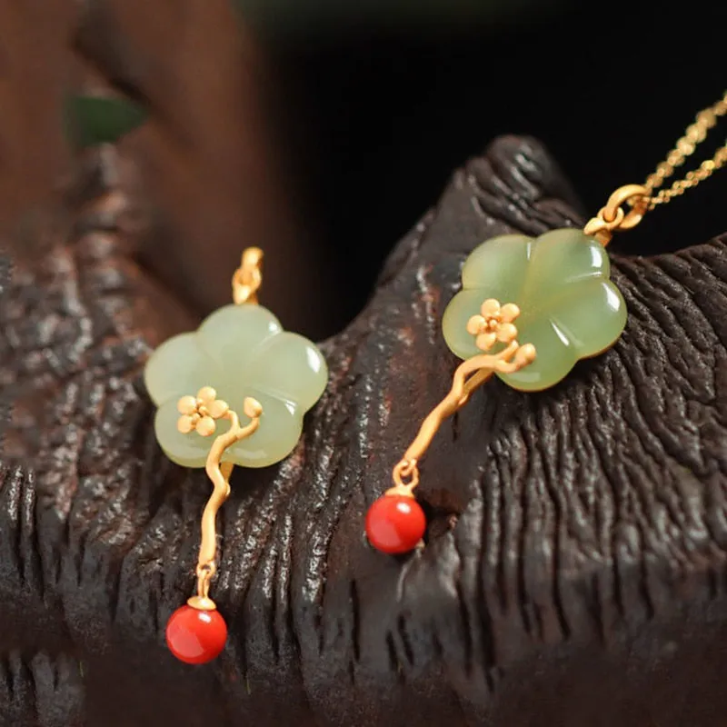 gold craftsmanship inlaid gilt gold Hetian jade plum blossom necklace