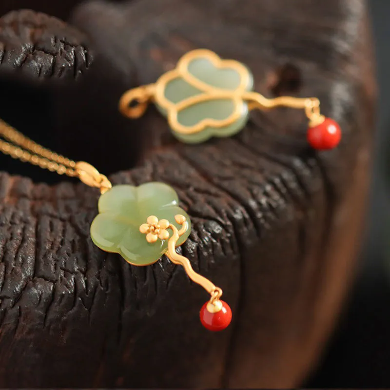 gold craftsmanship inlaid gilt gold Hetian jade plum blossom necklace