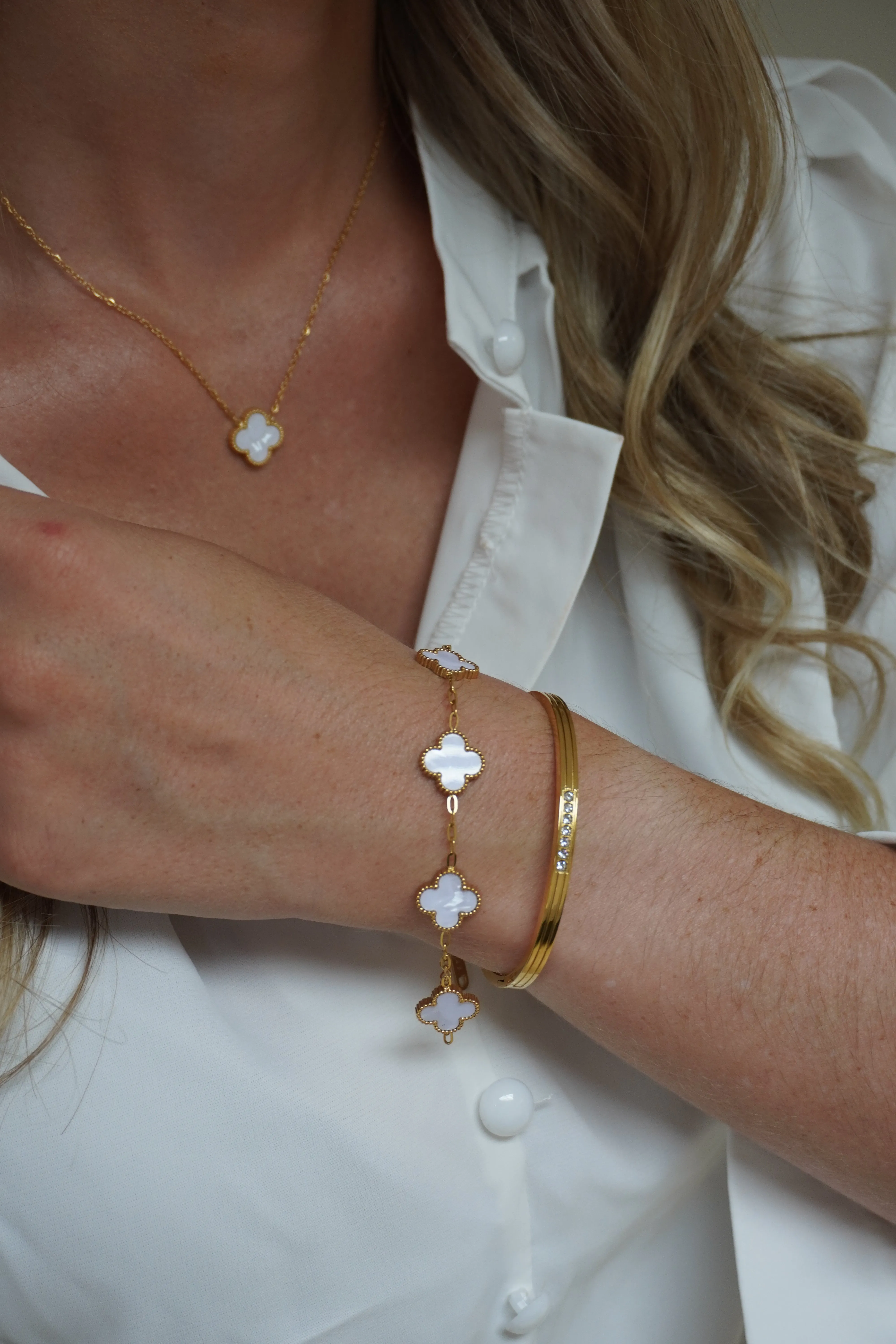 Rene White Clover Shell Bracelet