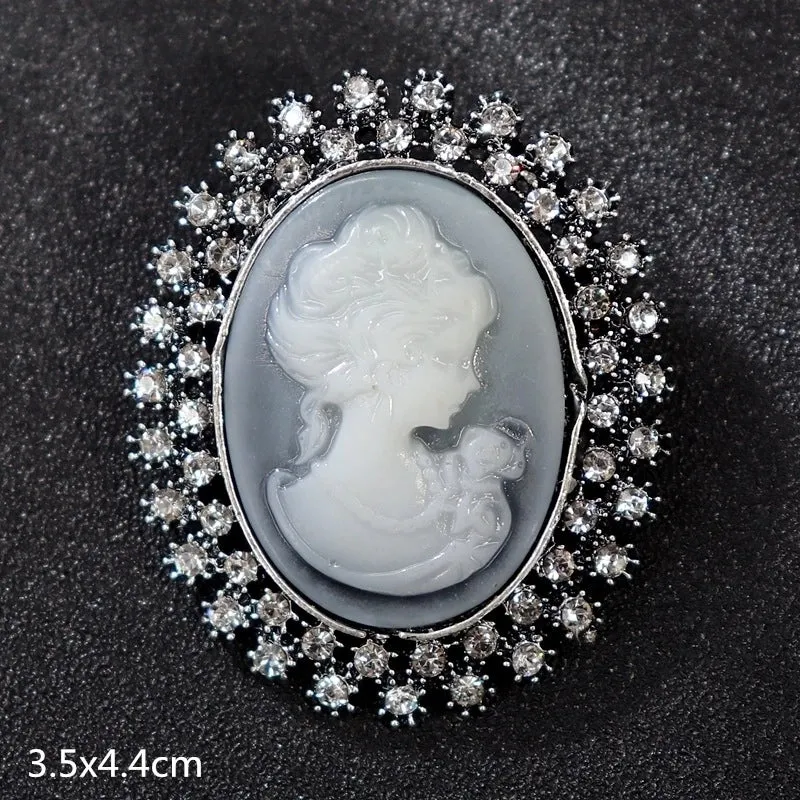Retro Letter Moon Flower Alloy Inlay Artificial Gemstones Women's Brooches