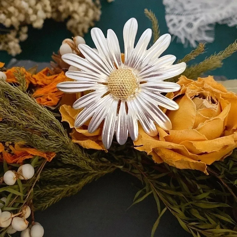 Retro Pin Flower Alloy Stoving Varnish Women's Brooches
