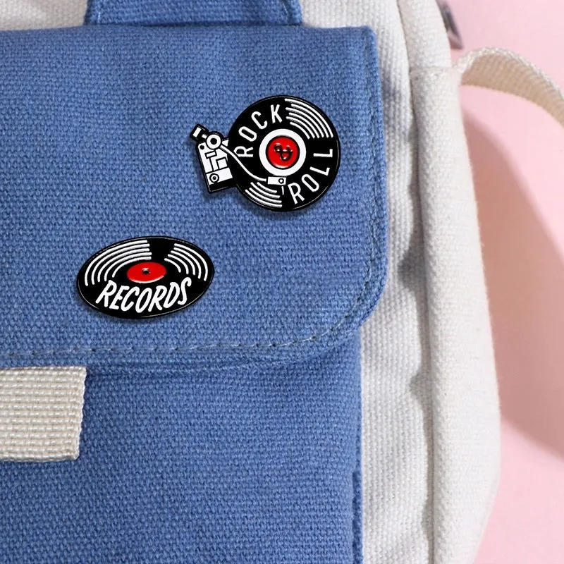 Retro Pin Letter Zinc Alloy Enamel Unisex Brooches