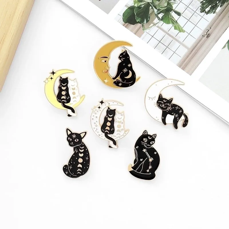 Retro Pin Moon Cat Alloy Inlaid Gold Unisex Brooches
