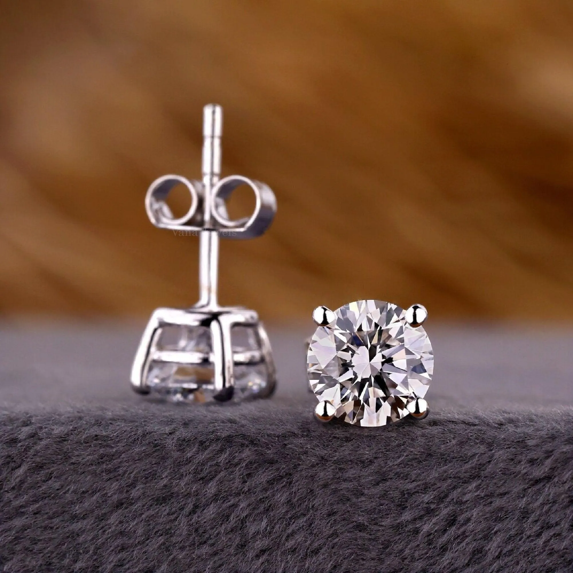 Round Brilliant Lab Grown Diamond Stud Earrings