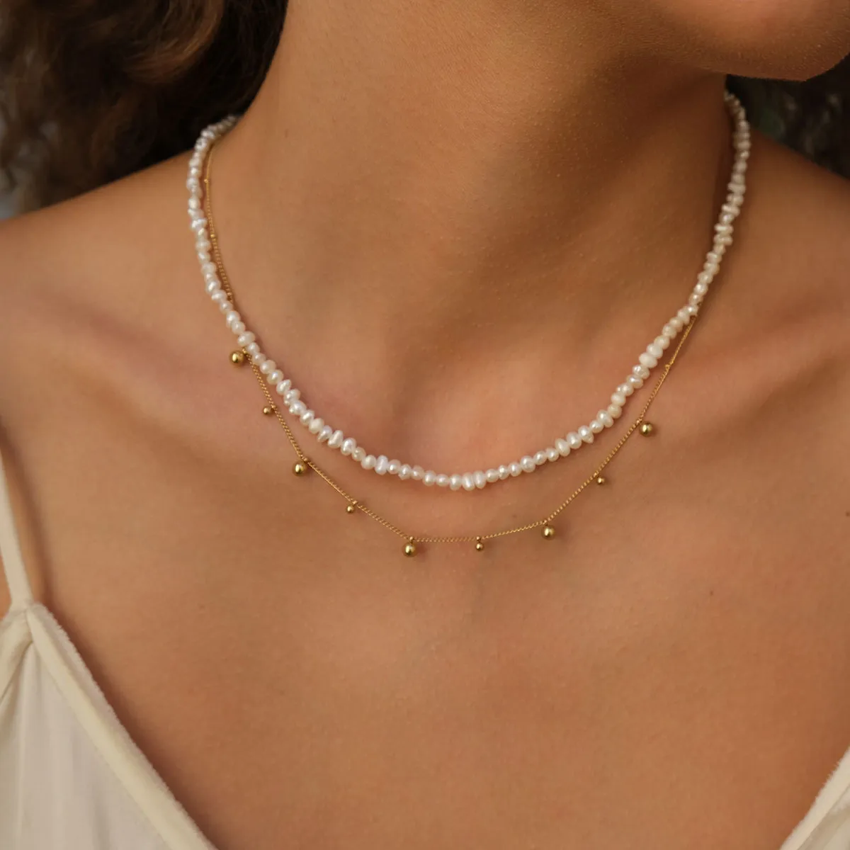 Short Chain with Freshwater Pearls