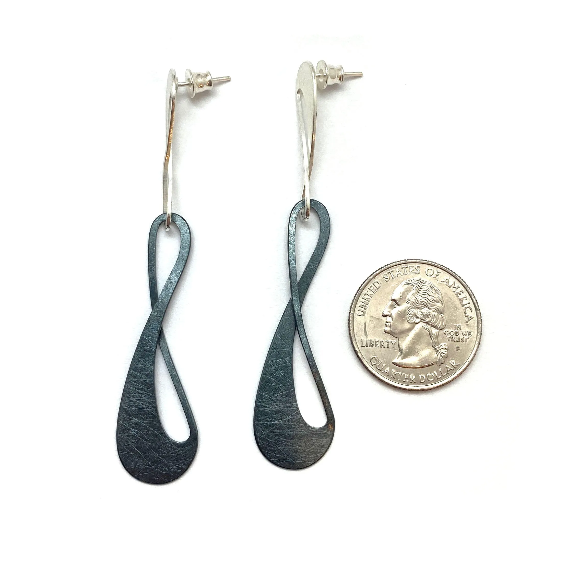 Silver Abstract Wavy Drip Drops