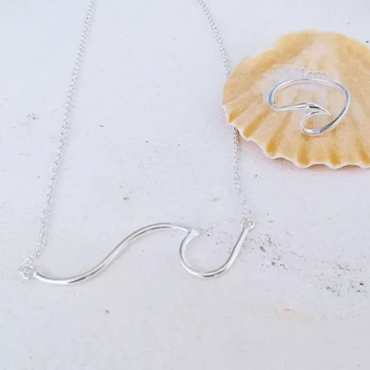 Wave Chain Necklace